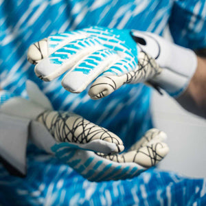 UHL FM CYBERTEC ULTRAGRIP HN WHITE/CYBER BLUE