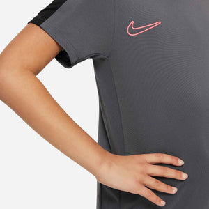 NIKE JR ACADEMY23 SS TOP IRON GREY/BLACK/SUNSET PULSE