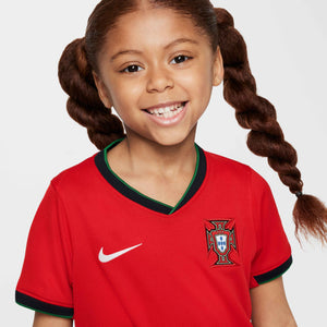 NIKE JR PORTUGAL EURO2024 LB HOME KIT UNIVERSITY RED/PINE GREEN