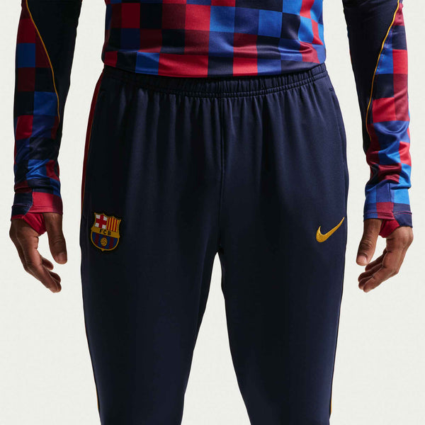 NIKE BARCELONA 26-27 STRIKE PANT BLACKENED BLUE/NOBLE RED