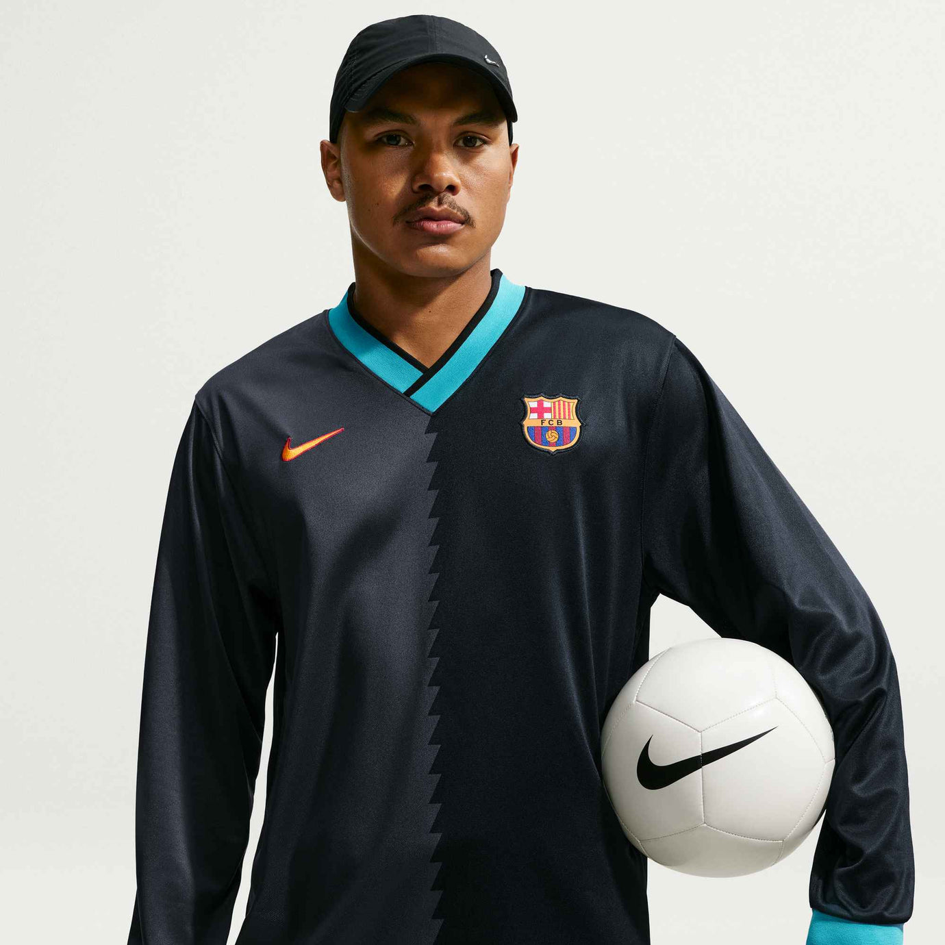 NIKE BARCELONA 26-27 ENERGY TOP LS BLACK/GREEN FROST