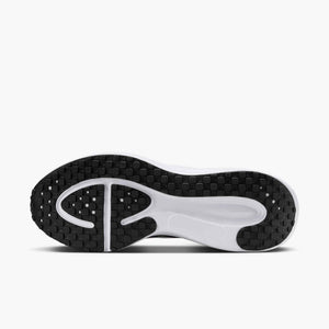 NIKE REVOLUTION 8 BLACK/WHITE