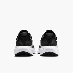 NIKE REVOLUTION 8 BLACK/WHITE