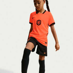 NIKE JR NEDERLAND WC26 HOME JERSEY HYPER CRIMSON/BLACK