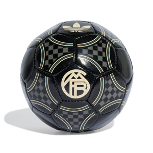 ADI BAYERN 25-26 TREFOIL BALL BLACK/HALO IVORY