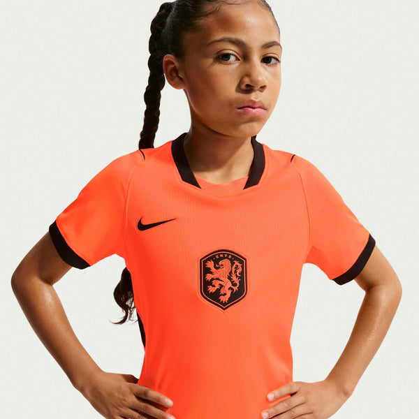 NIKE JR NEDERLAND WC26 HOME JERSEY HYPER CRIMSON/BLACK