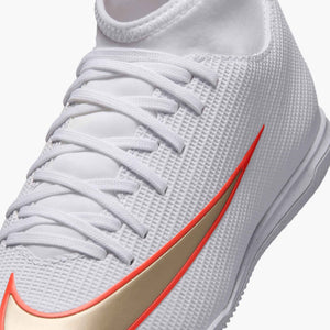 NIKE JR ZM SUPERFLY 11 CLUB IC WHITE/BRIGHT CRIMSON