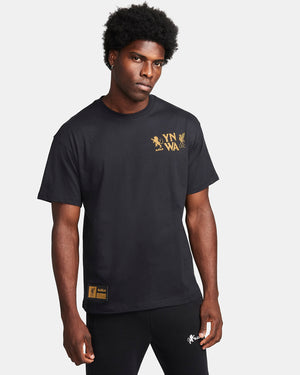 NIKE LIVEROOOL X LEBRON JAMES 23-24 M90 TEE BLACK/TRULY GOLD