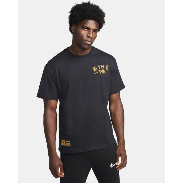 NIKE LIVEROOOL X LEBRON JAMES 23-24 M90 TEE BLACK/TRULY GOLD